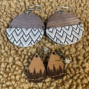 Bundle of wooden earrings🤎Gorgeous!